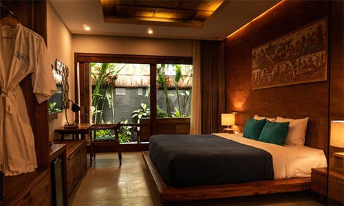 LUXURY room